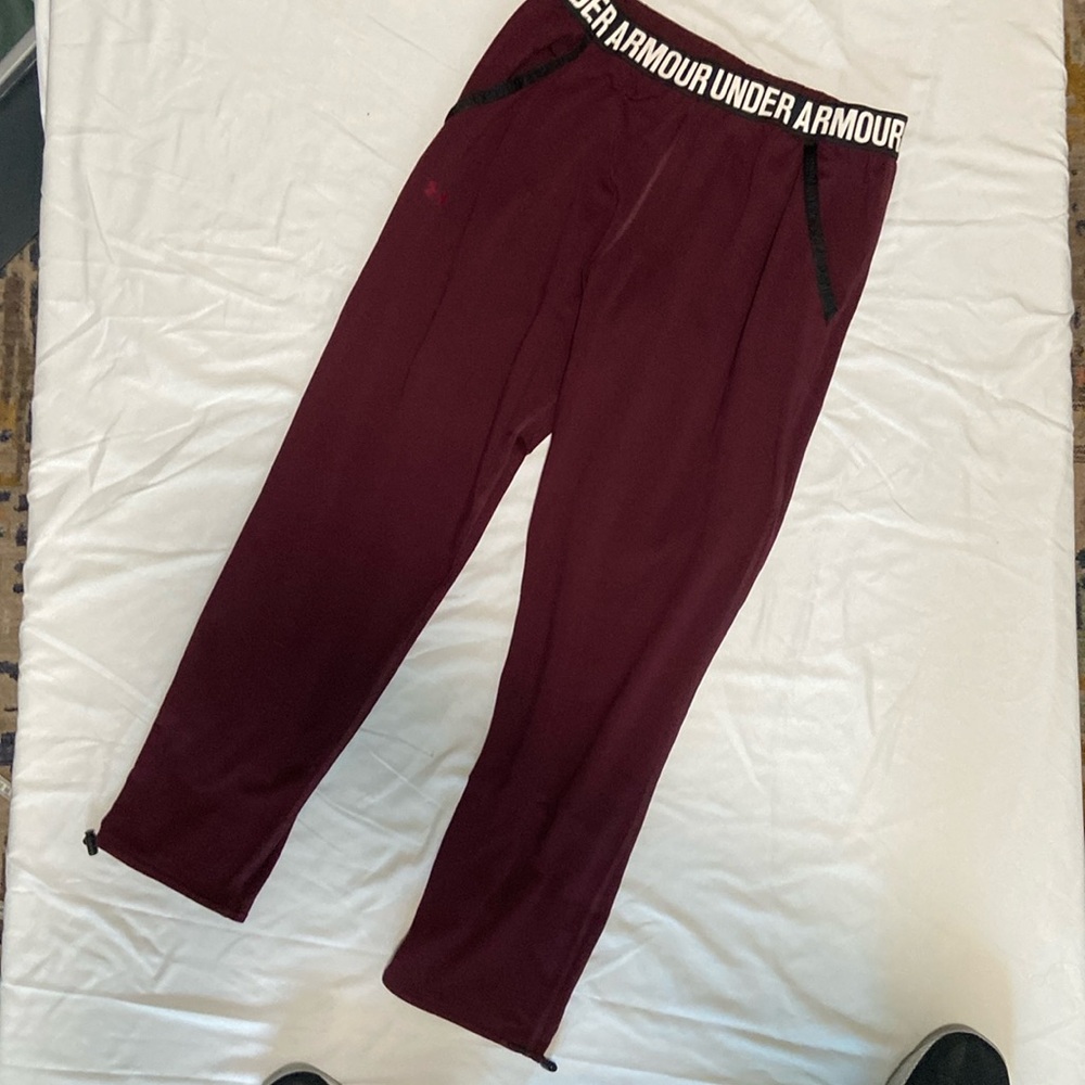 Under Armour loose fit burgundy pants. Size small. Great everyday casual pants